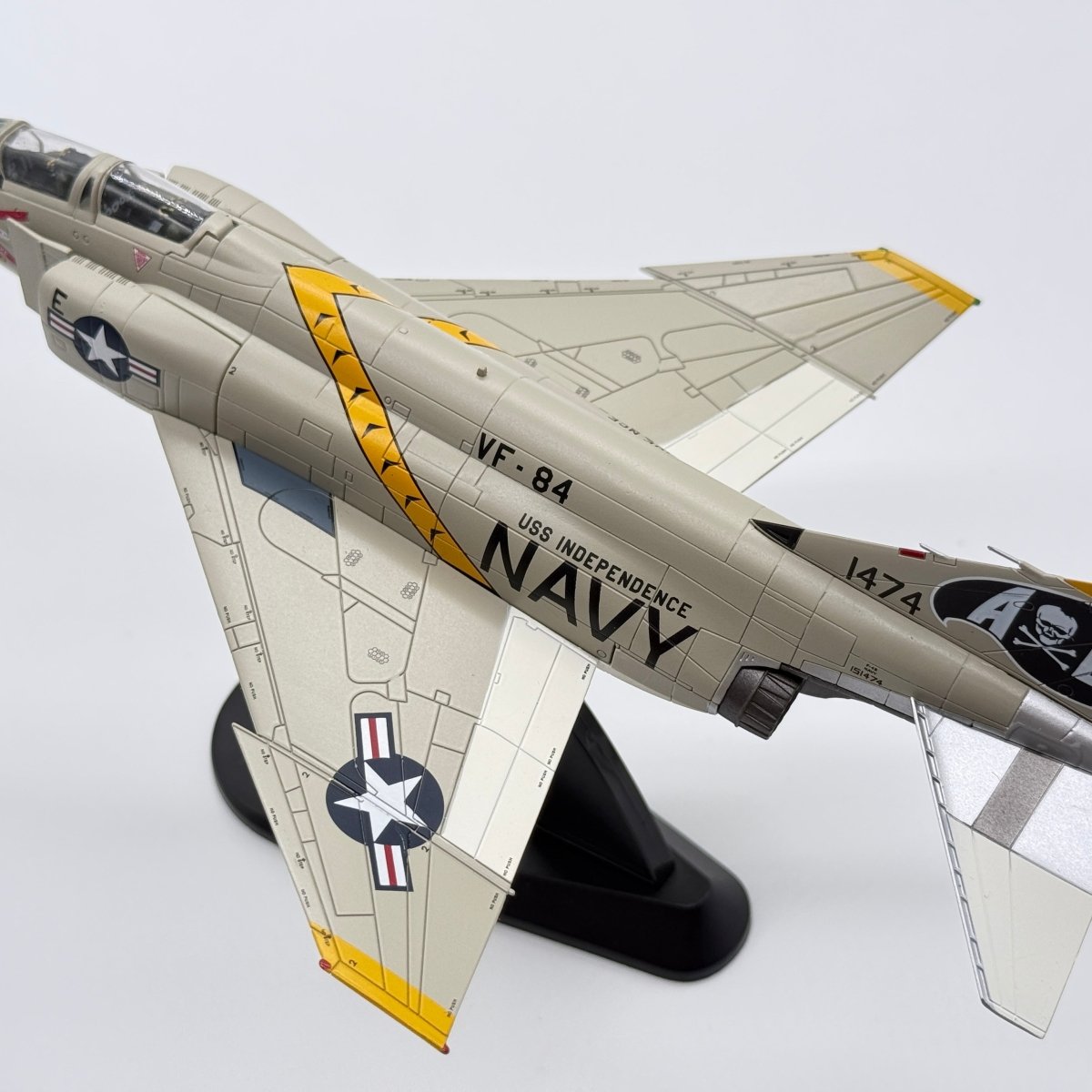 Hobby Master HA1968 1:72 McDonnell Douglas F-4B Phantom II US Navy VF-84 Jolly Rogers AG206 USS Independence Gulf of Tonkin 1965 - Hobby Master