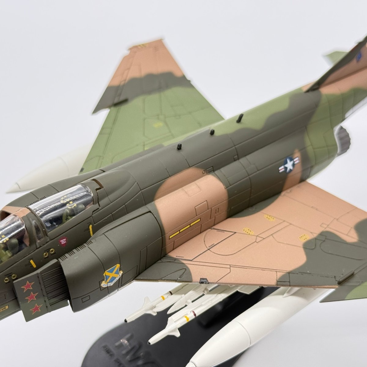 Hobby Master HA1981 1:72 McDonnell Douglas F-4G Wild Weasel USAF 37th TFW 563rd TFS 69-7582 George AFB 1980s - Hobby Master