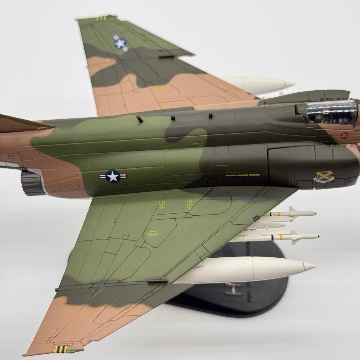 Hobby Master HA1981 1:72 McDonnell Douglas F-4G Wild Weasel USAF 37th TFW 563rd TFS 69-7582 George AFB 1980s - Hobby Master