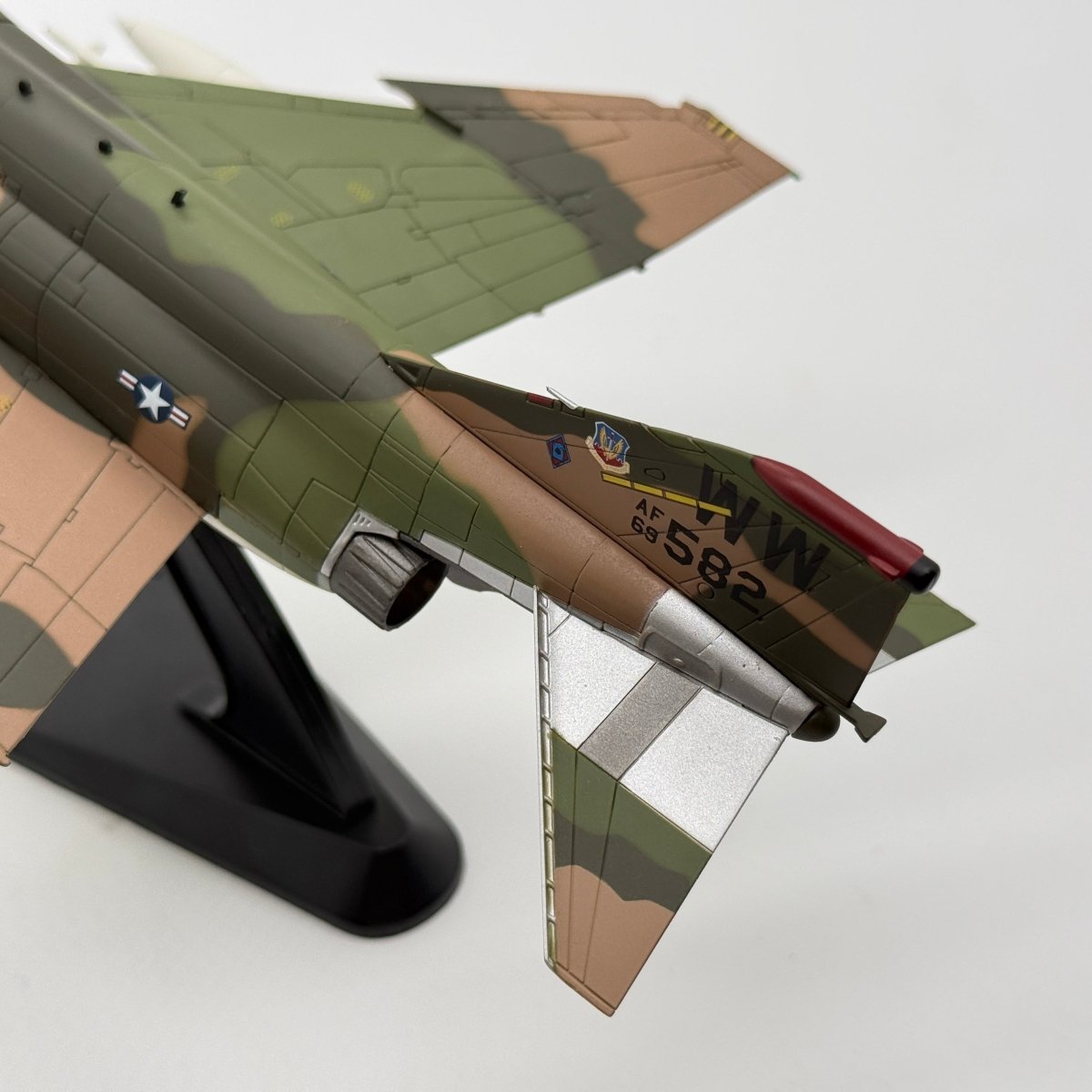 Hobby Master HA1981 1:72 McDonnell Douglas F-4G Wild Weasel USAF 37th TFW 563rd TFS 69-7582 George AFB 1980s - Hobby Master