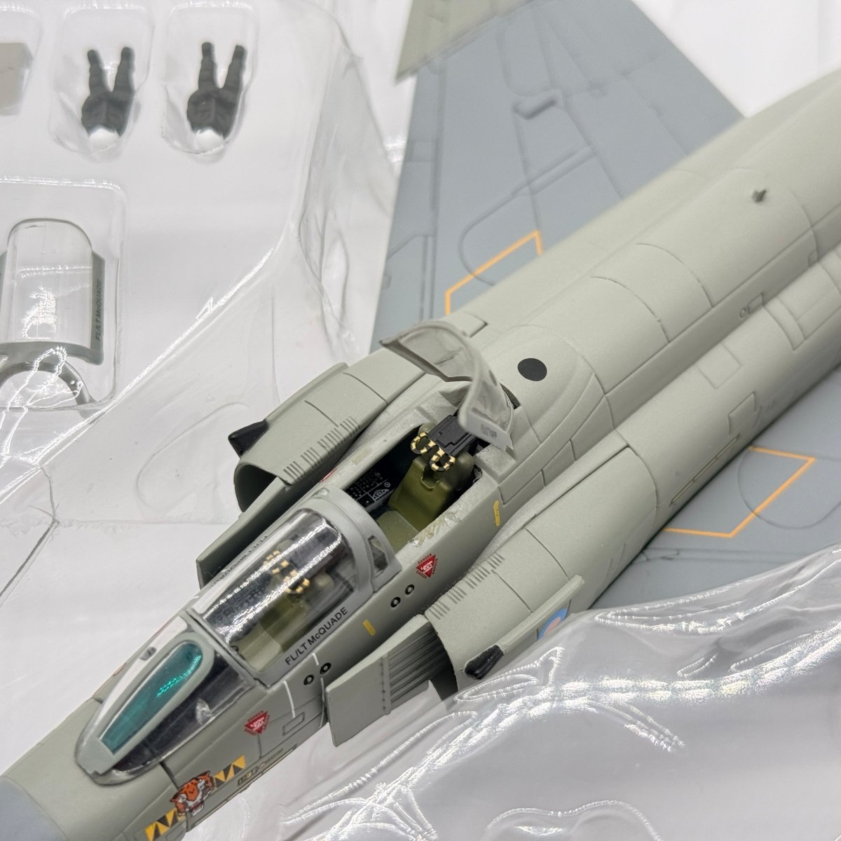 Hobby Master HA1985 1:72 F - 4J Phantom ZE353 74 Sqn RAF Wattisham 1990 - Hobby Master