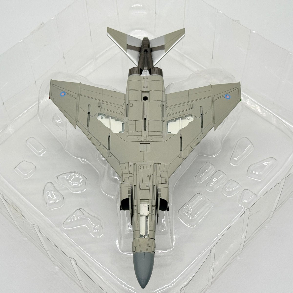 Hobby Master HA1985 1:72 F - 4J Phantom ZE353 74 Sqn RAF Wattisham 1990 - Hobby Master