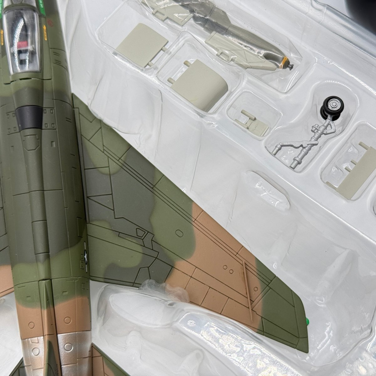 Hobby Master HA2102 1:72 F - 100D Super Sabre Tuy Hoa - Hobby Master