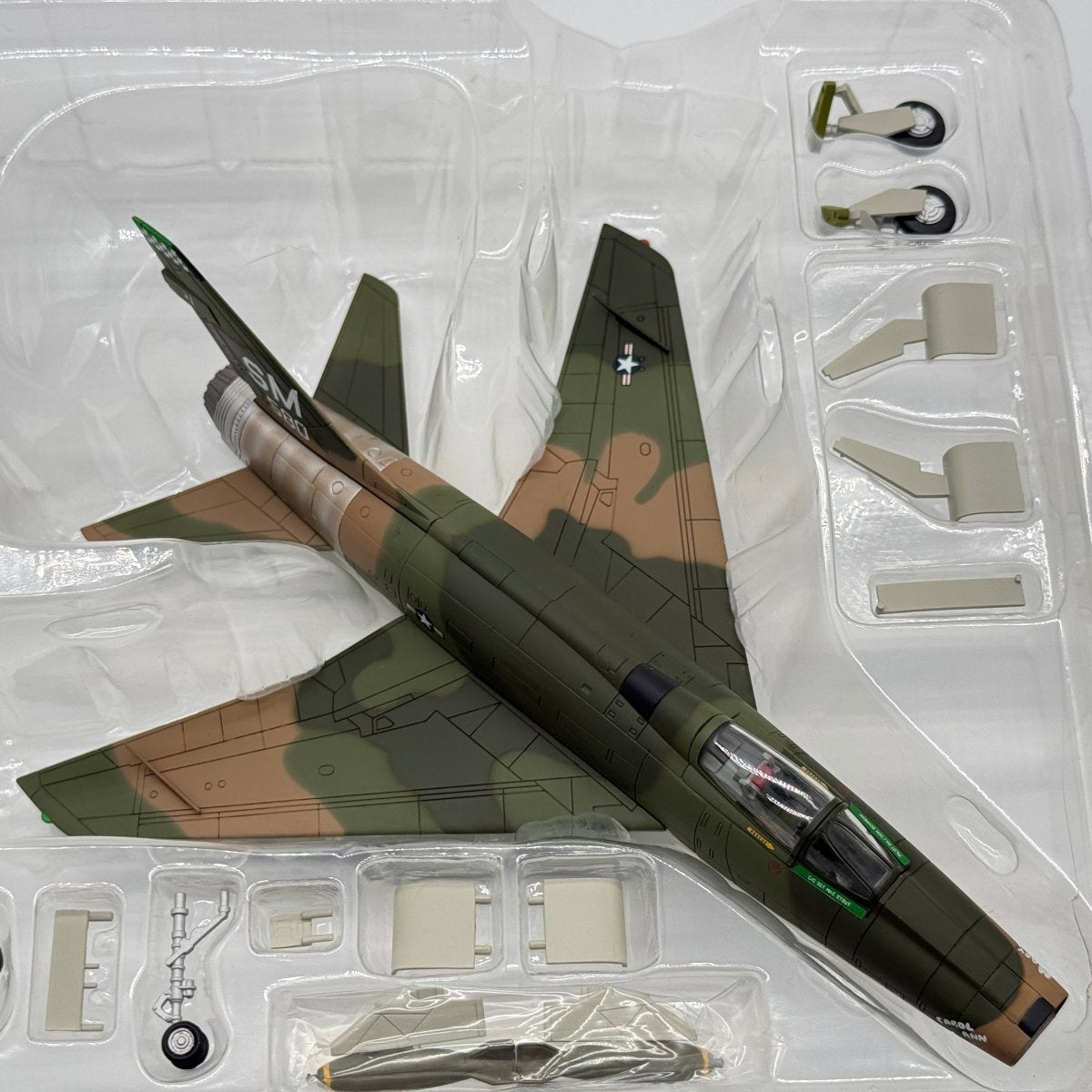 Hobby Master HA2102 1:72 F - 100D Super Sabre Tuy Hoa - Hobby Master