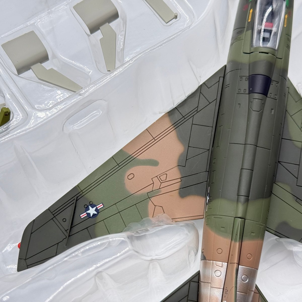 Hobby Master HA2102 1:72 F - 100D Super Sabre Tuy Hoa - Hobby Master