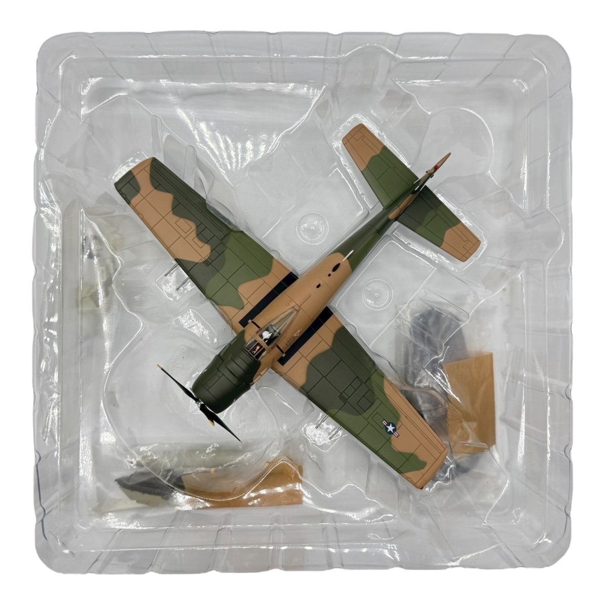 Hobby Master HA2914 1:72 Douglas A - 1H Skyraider 22nd SOS 56th SOW South Vietnam - Hobby Master