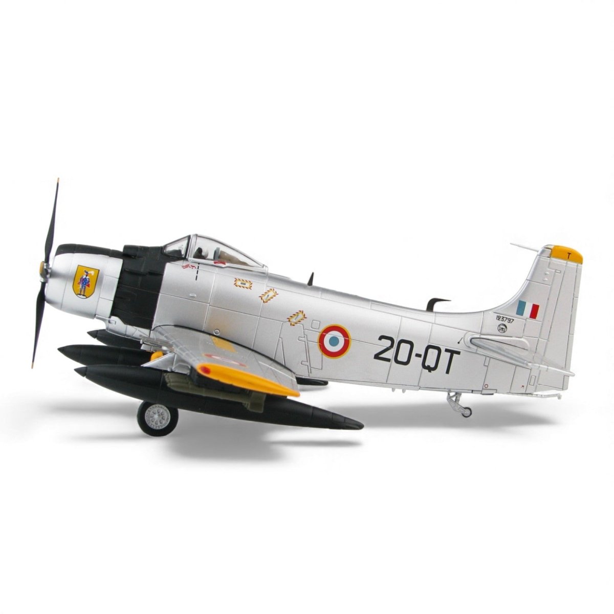 Hobby Master HA2916 1:72 Douglas AD - 4 Skyraider EC 2/20 Ouarsenis Algeria 1960s - Hobby Master