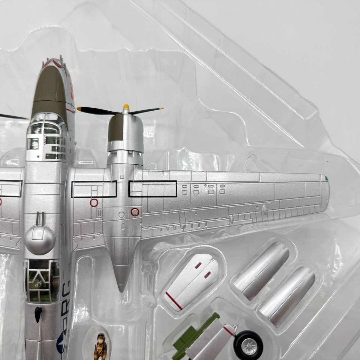 Hobby Master HA3201 1:72 A - 26B Invader "Stinky" 552nd BS 386th BG, France 1954 - Hobby Master