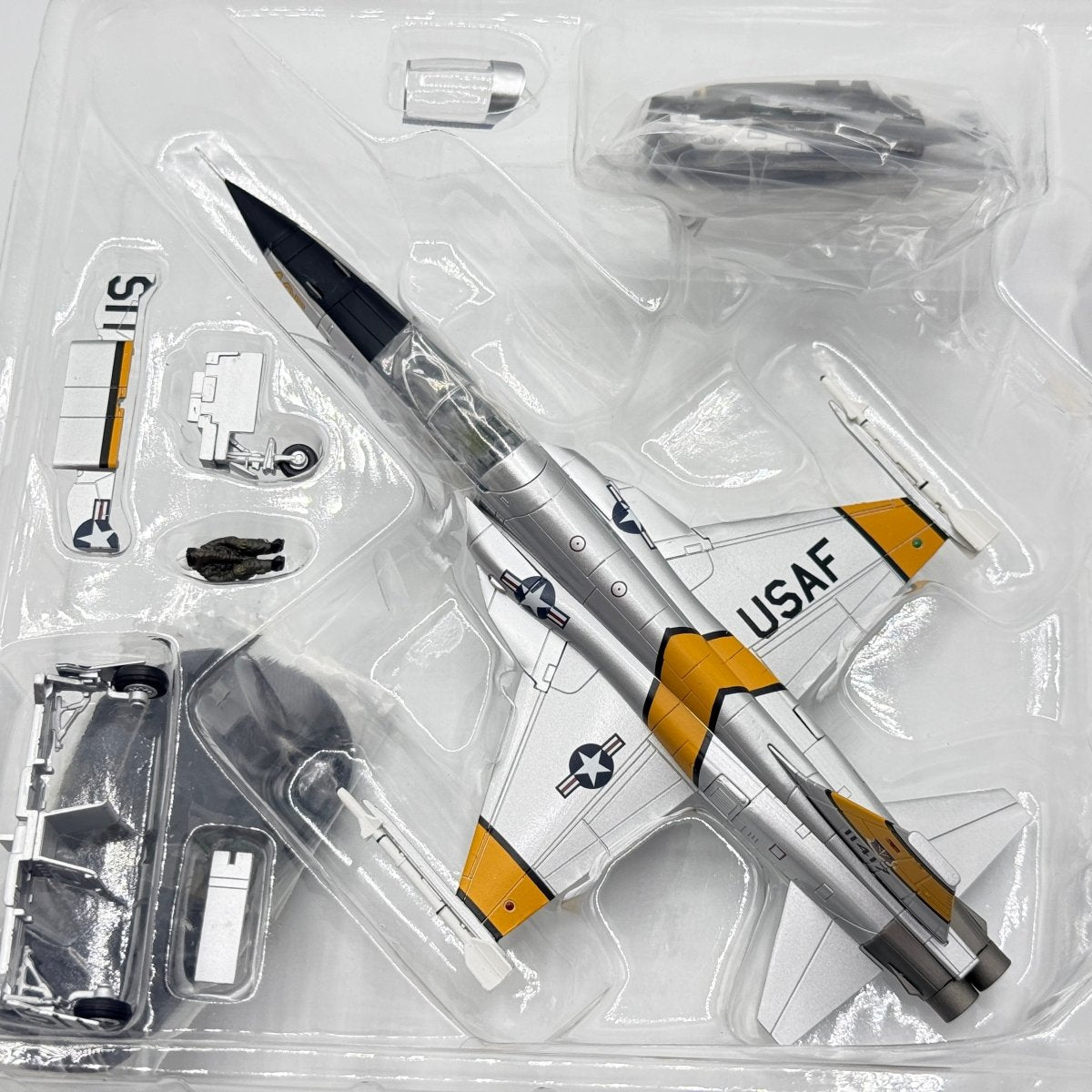 Hobby Master HA3320 1:72 F - 5E Tiger II, 71 - 1417, 58th TFW, Luke AFB Arizona - Hobby Master