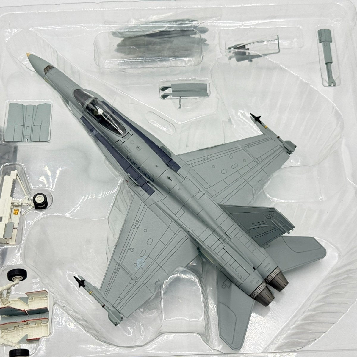 Hobby Master HA3519 1:72 F/A - 18A+ VMFA - 333 Fighting Shamrocks Late 1980s - Hobby Master