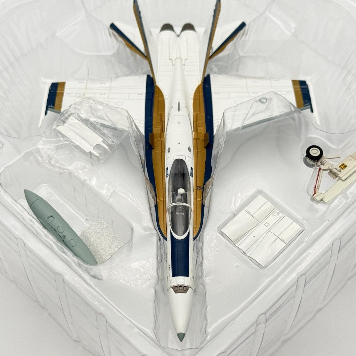 Hobby Master HA3525 1:72 F/A - 18C "30th Anniversary" 164630 San Diego 2008 - 09 - Hobby Master