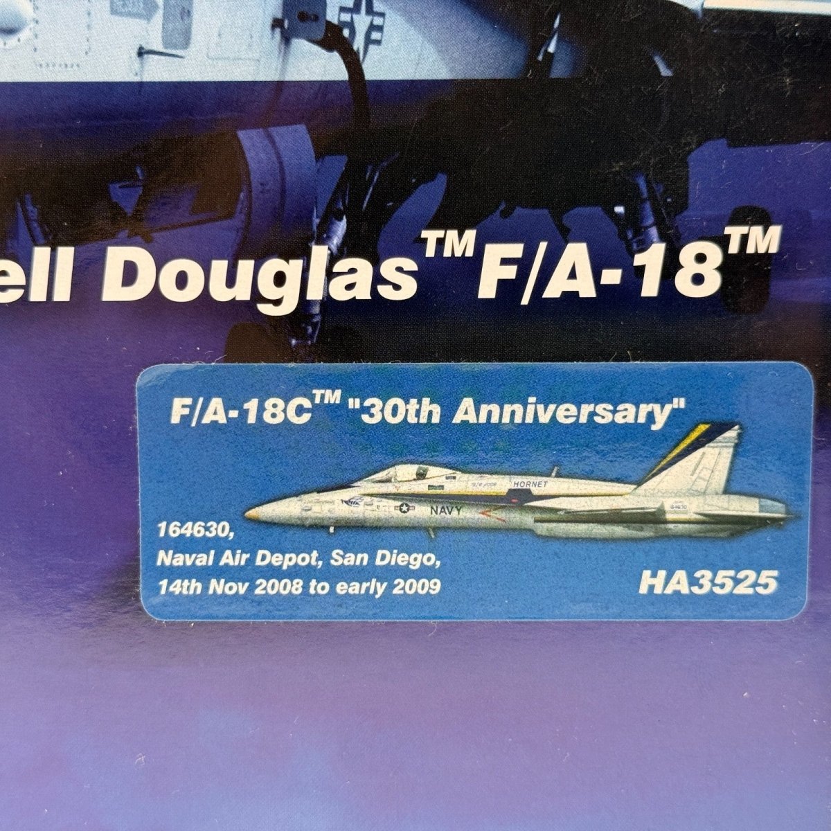 Hobby Master HA3525 1:72 F/A - 18C "30th Anniversary" 164630 San Diego 2008 - 09 - Hobby Master