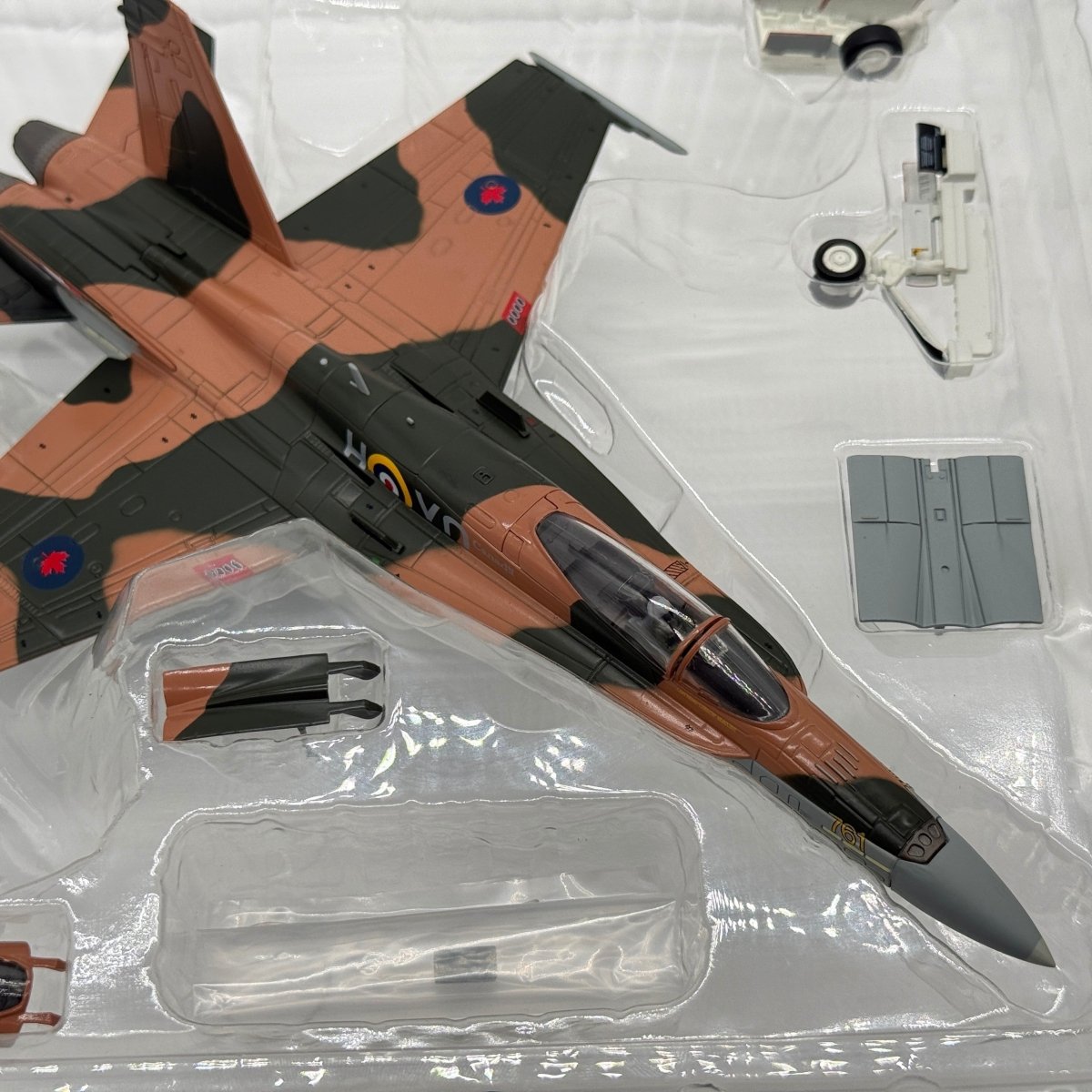 Hobby Master HA3526 1:72 CF-18 Hornet RCAF Battle of Britain 75th Anniv 2015 - Hobby Master
