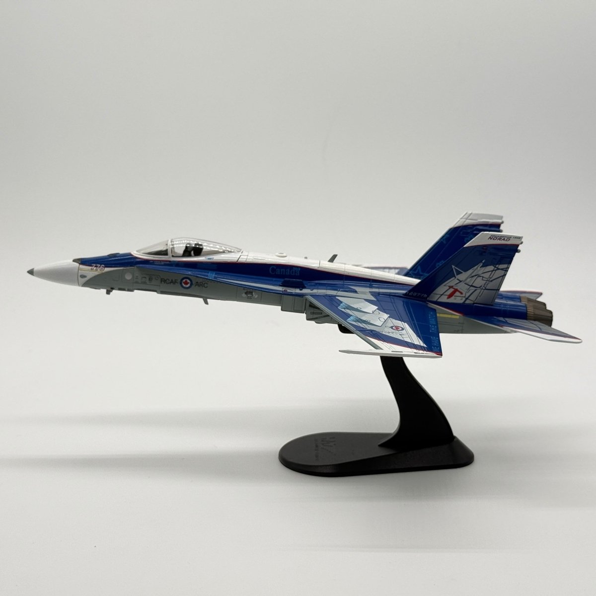 Hobby Master HA3542 1:72 CF-18 Hornet RCAF NORAD 60th Anniversary 2018 - Hobby Master