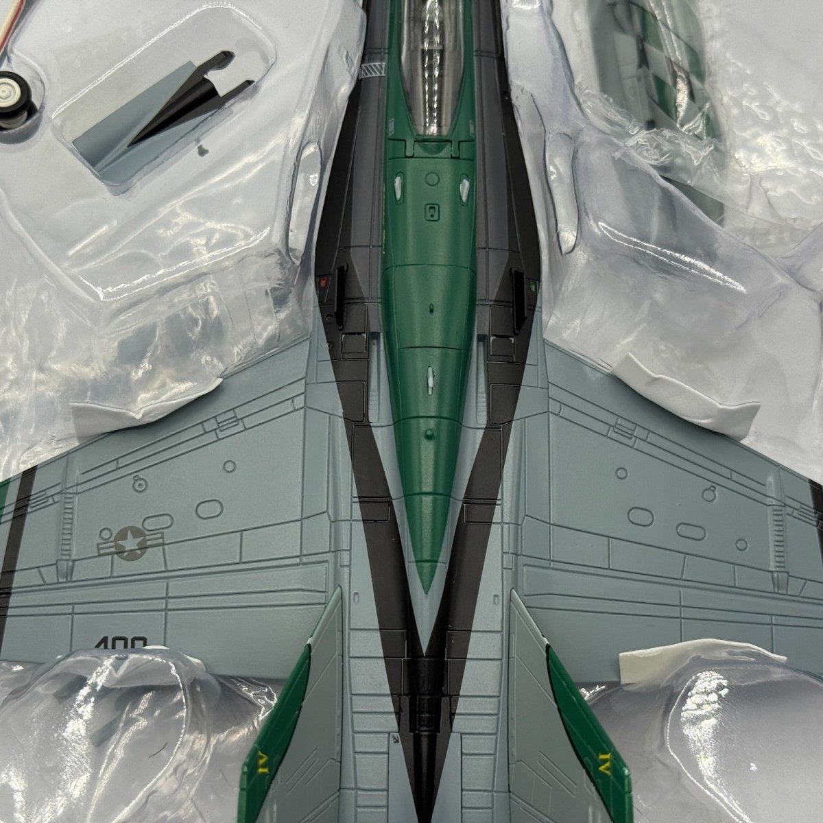 Hobby Master HA3566 1:72 F/A - 18C Hornet Strike Fighter "Chippy Ho" - Hobby Master