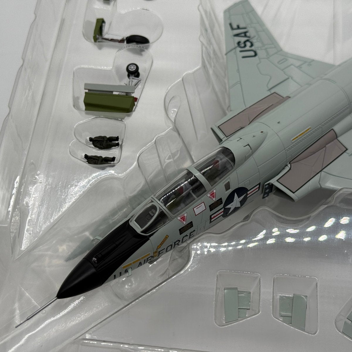 Hobby Master HA3706 1:72 McDonnell F-101B Voodoo USAF 148th FG Minnesota ANG 58-0275 Duluth 1970s - Hobby Master