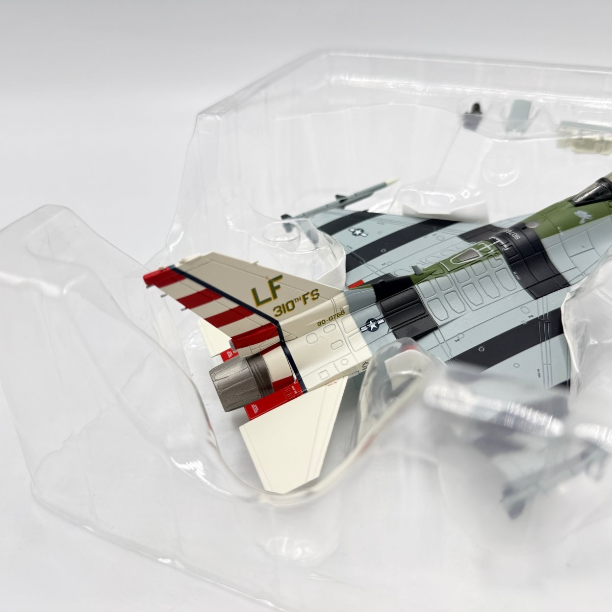 Hobby Master HA38013 1:72 F - 16C "Passionate Patsy", 90 - 0768, 310th FS Luke AFB - Hobby Master