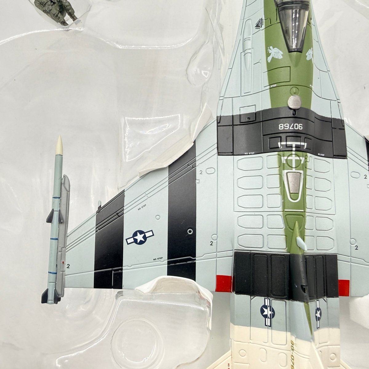 Hobby Master HA38013 1:72 F - 16C "Passionate Patsy", 90 - 0768, 310th FS Luke AFB - Hobby Master