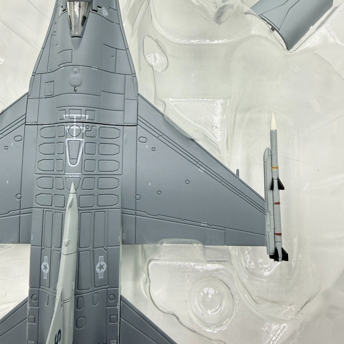 Hobby Master HA3811 1:72 F - 16C Fighting Falcon, 88 - 0471, Black Widows Iraq 2006 - Hobby Master