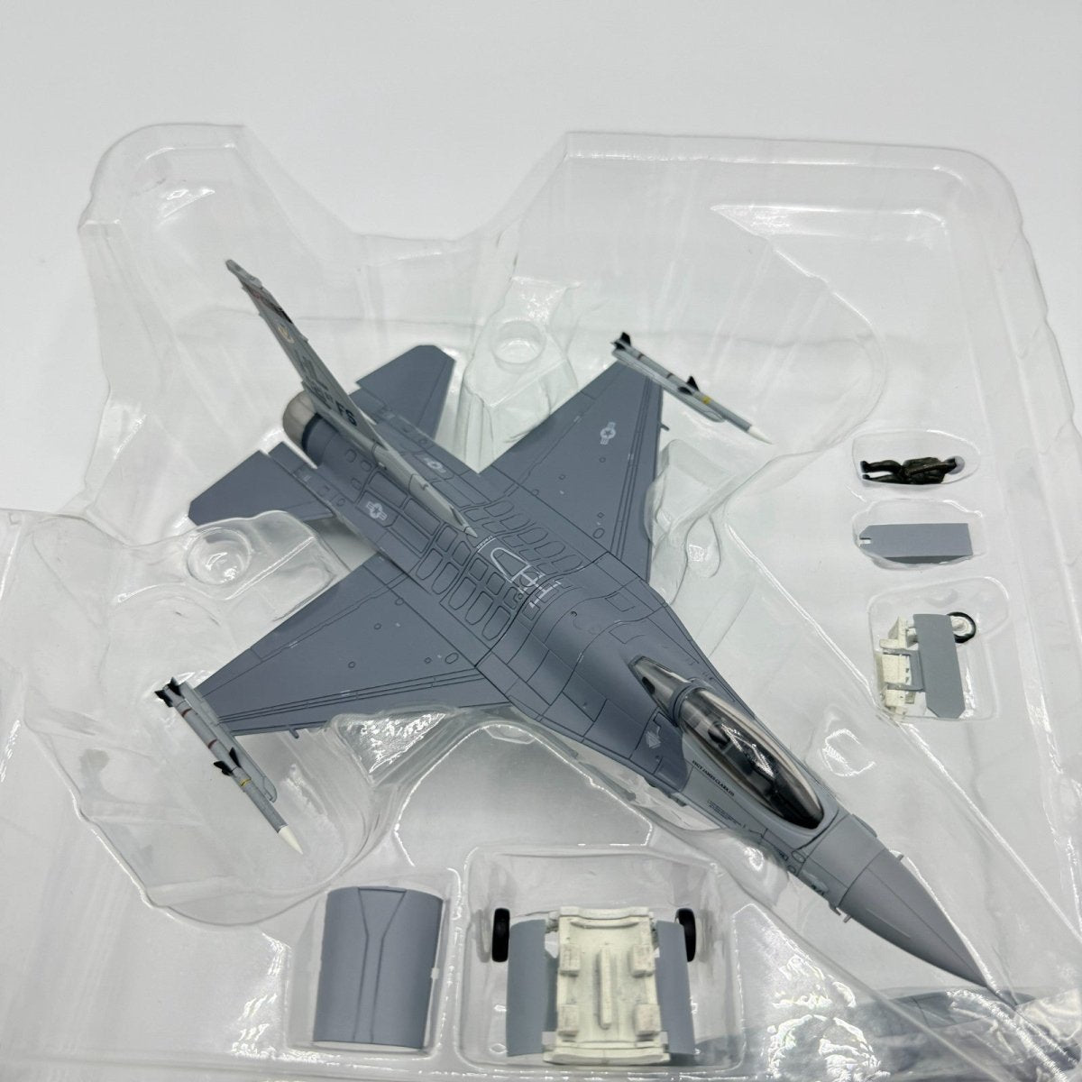 Hobby Master HA3811 1:72 F - 16C Fighting Falcon, 88 - 0471, Black Widows Iraq 2006 - Hobby Master