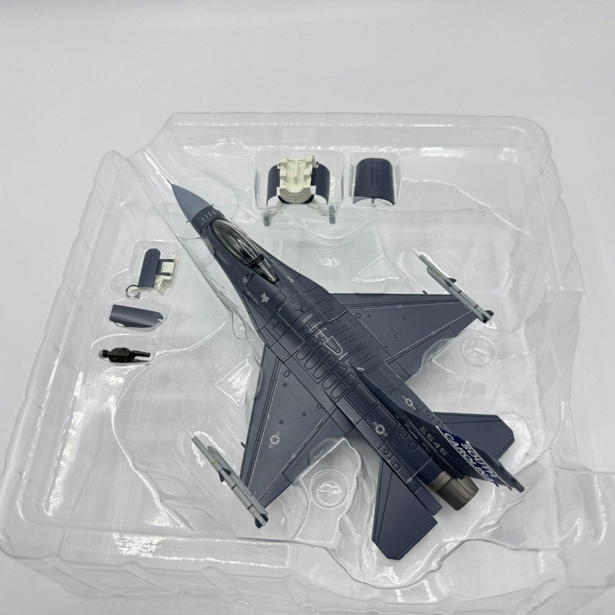Hobby Master HA3843 1:72 F - 16C Block 52 93 - 0545, 157 FS South Carolina ANG, 2015 - Hobby Master