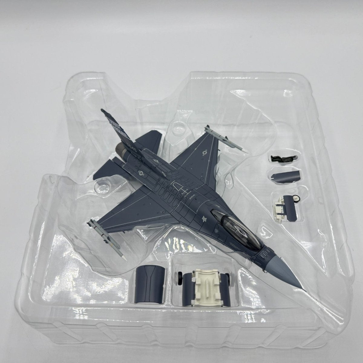 Hobby Master HA3843 1:72 F - 16C Block 52 93 - 0545, 157 FS South Carolina ANG, 2015 - Hobby Master