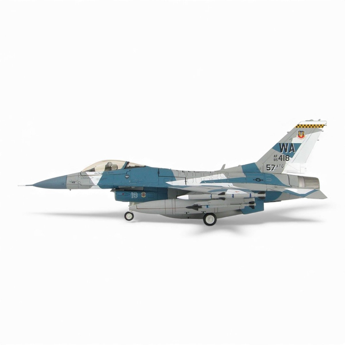 Hobby Master HA3854 1:72 F - 16C Blk 25 Splinter, 85 - 0418 WA, 64th Aggressor 2016 - Hobby Master