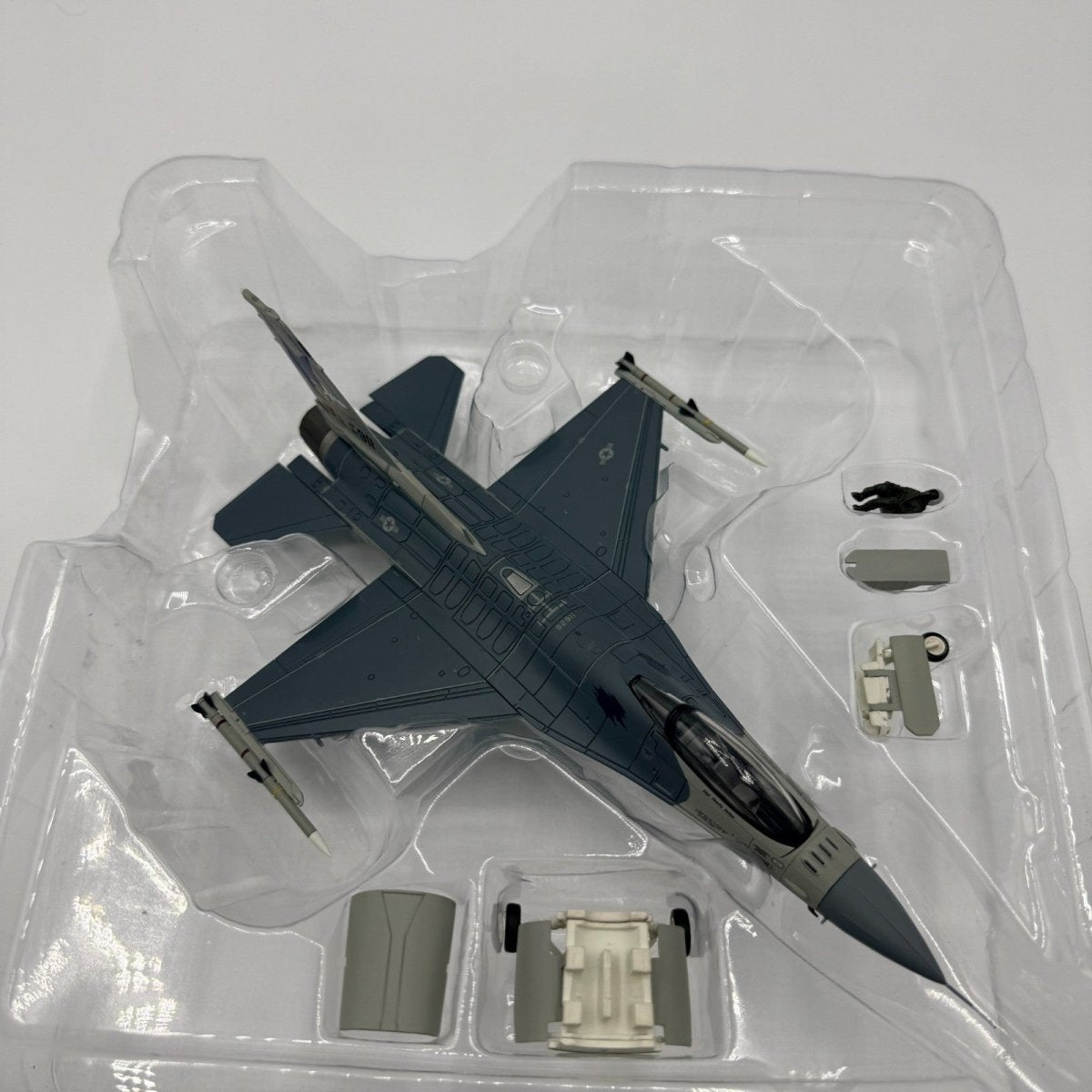 Hobby Master HA3869 1:72 F - 16C Block 52, 92 - 3911, 157th FS, SC ANG McEntire - Hobby Master