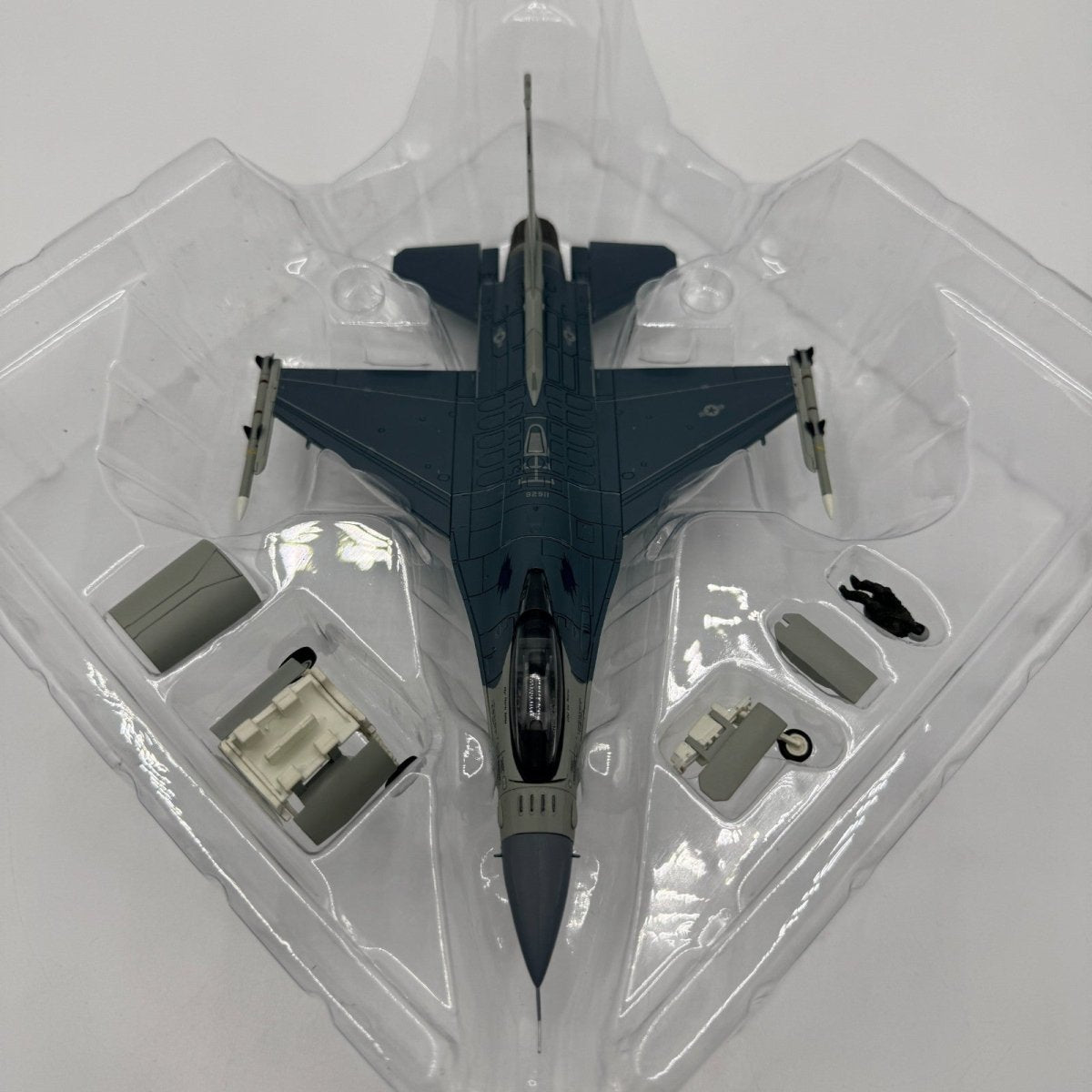 Hobby Master HA3869 1:72 F - 16C Block 52, 92 - 3911, 157th FS, SC ANG McEntire - Hobby Master