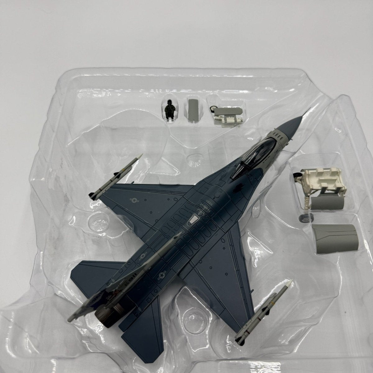 Hobby Master HA3869 1:72 F - 16C Block 52, 92 - 3911, 157th FS, SC ANG McEntire - Hobby Master