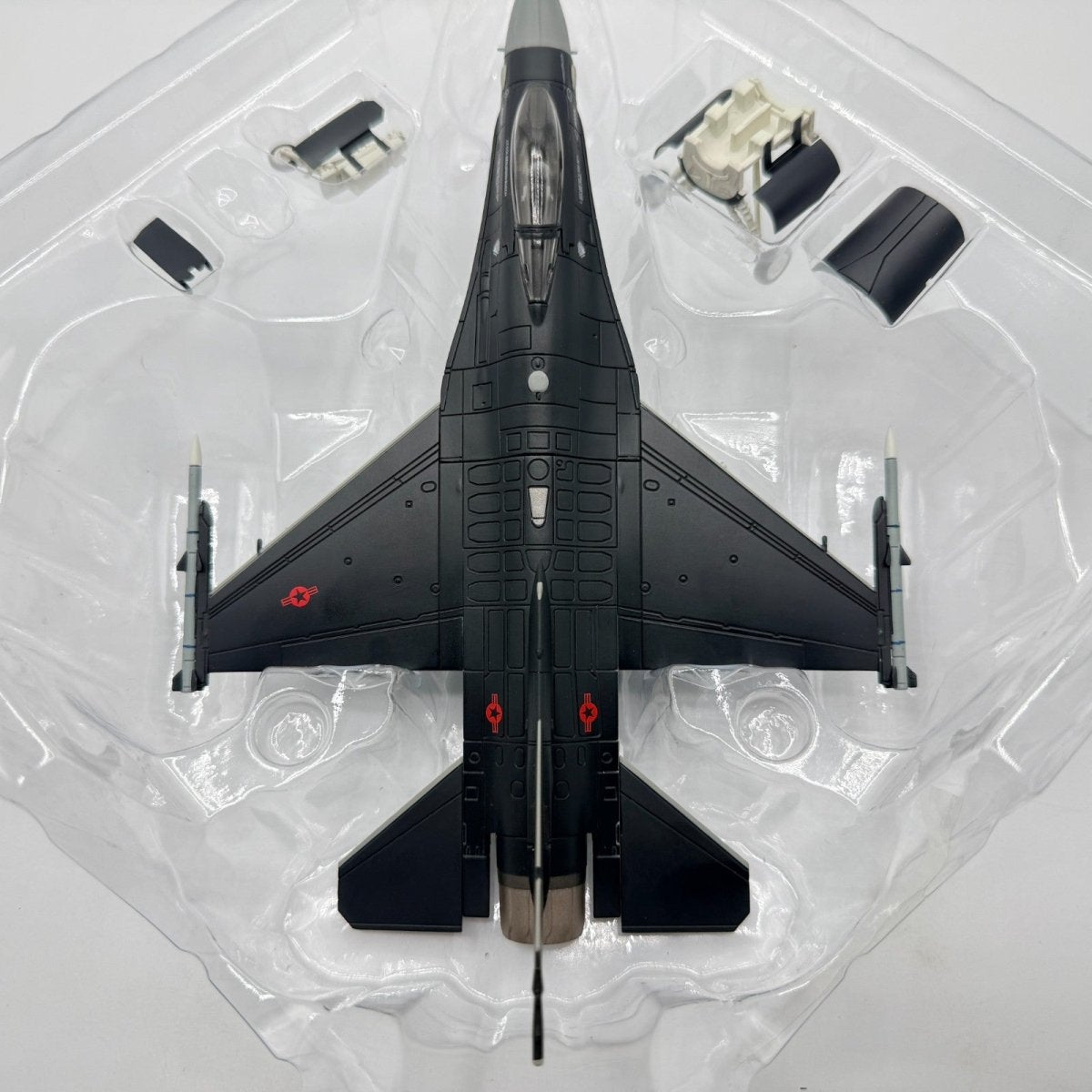 Hobby Master HA3872 1:72 F - 16C Fighting Falcon 18th Aggressor Sqn Alaska 2017 - Hobby Master