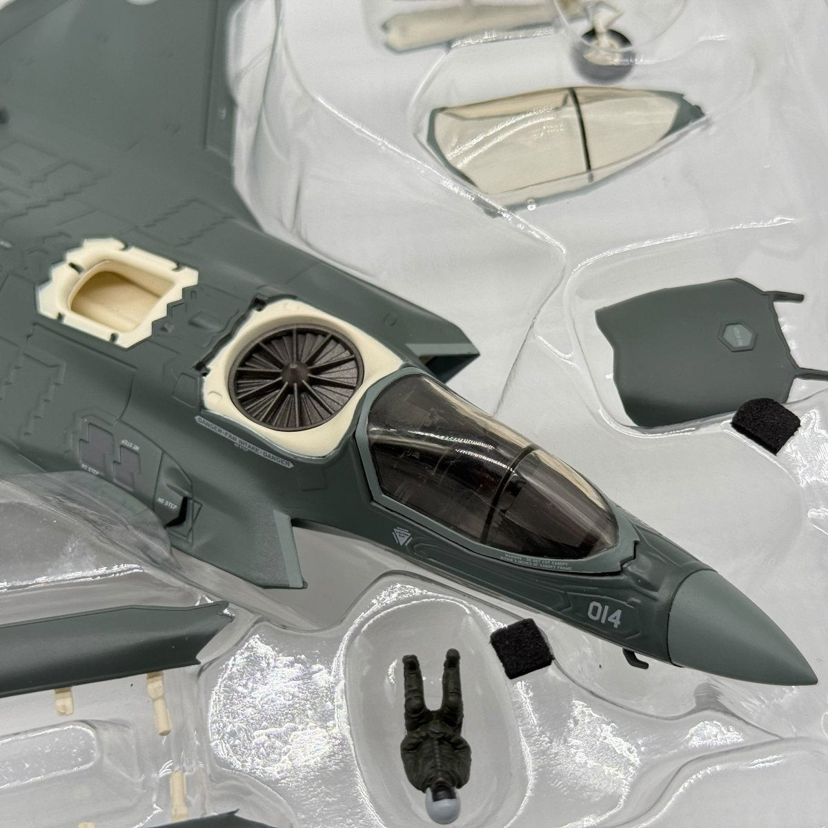 Hobby Master HA4614 1:72 Lockheed F - 35B Lightning II RAF 617 Sqn 2021 - Hobby Master