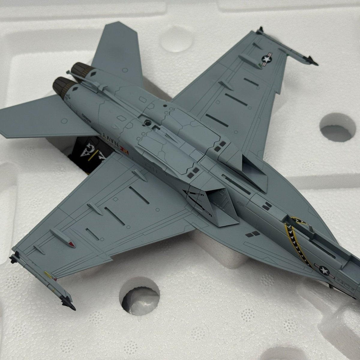 Hobby Master HA5120 1:72 F/A - 18F Super Hornet Operation Inherent Resolve - Hobby Master