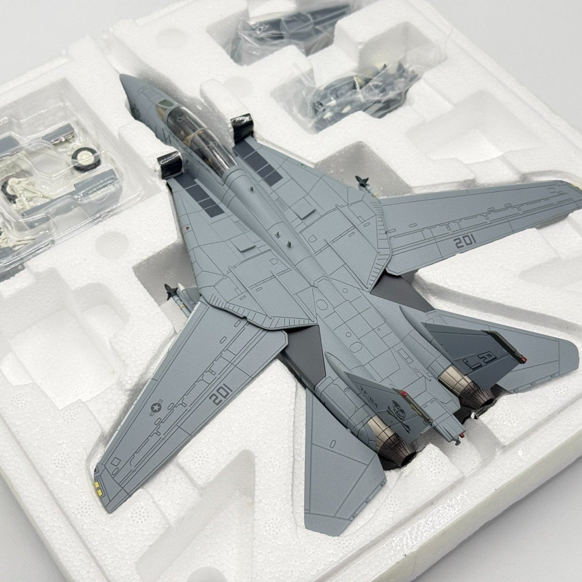Hobby Master HA5212 1:72 F - 14A Tomcat VF - 84 Jolly Rogers Desert Storm 1991 - Hobby Master