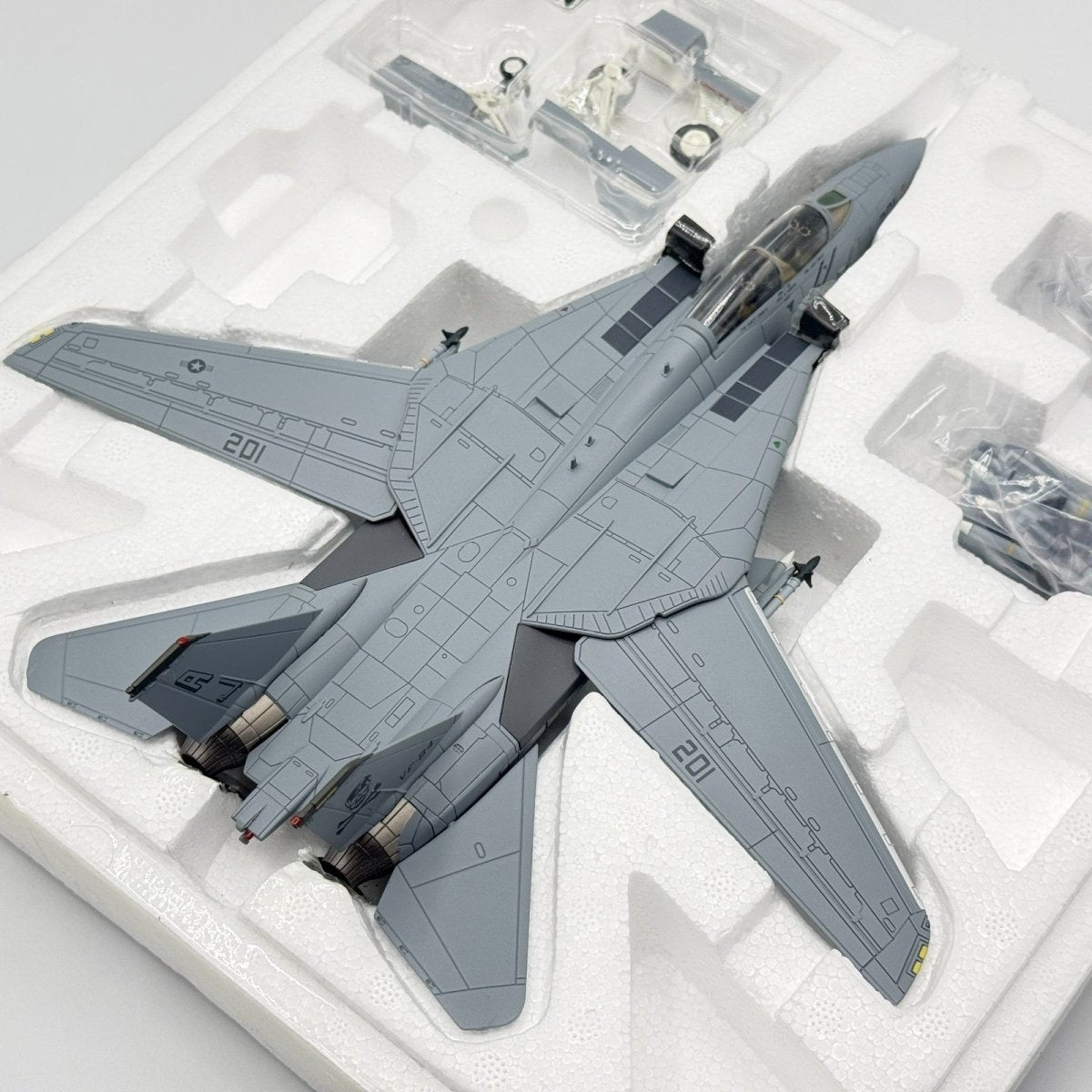 Hobby Master HA5212 1:72 F - 14A Tomcat VF - 84 Jolly Rogers Desert Storm 1991 - Hobby Master