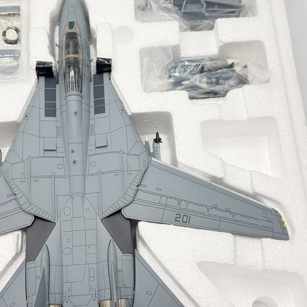 Hobby Master HA5212 1:72 F - 14A Tomcat VF - 84 Jolly Rogers Desert Storm 1991 - Hobby Master