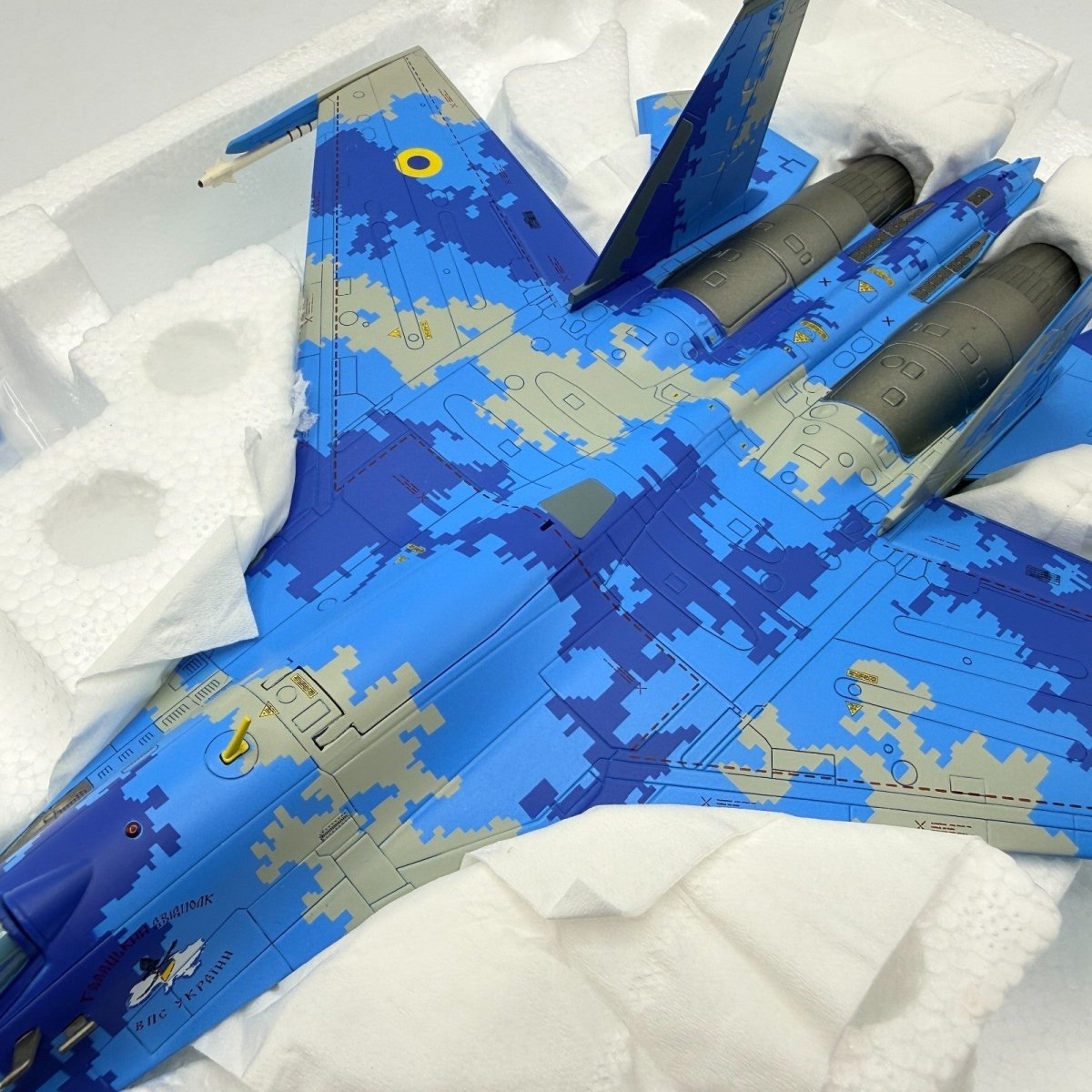 Hobby Master HA6010 1:72 Su - 27 Flanker B Serial 100, Ukrainian Air Force - Hobby Master