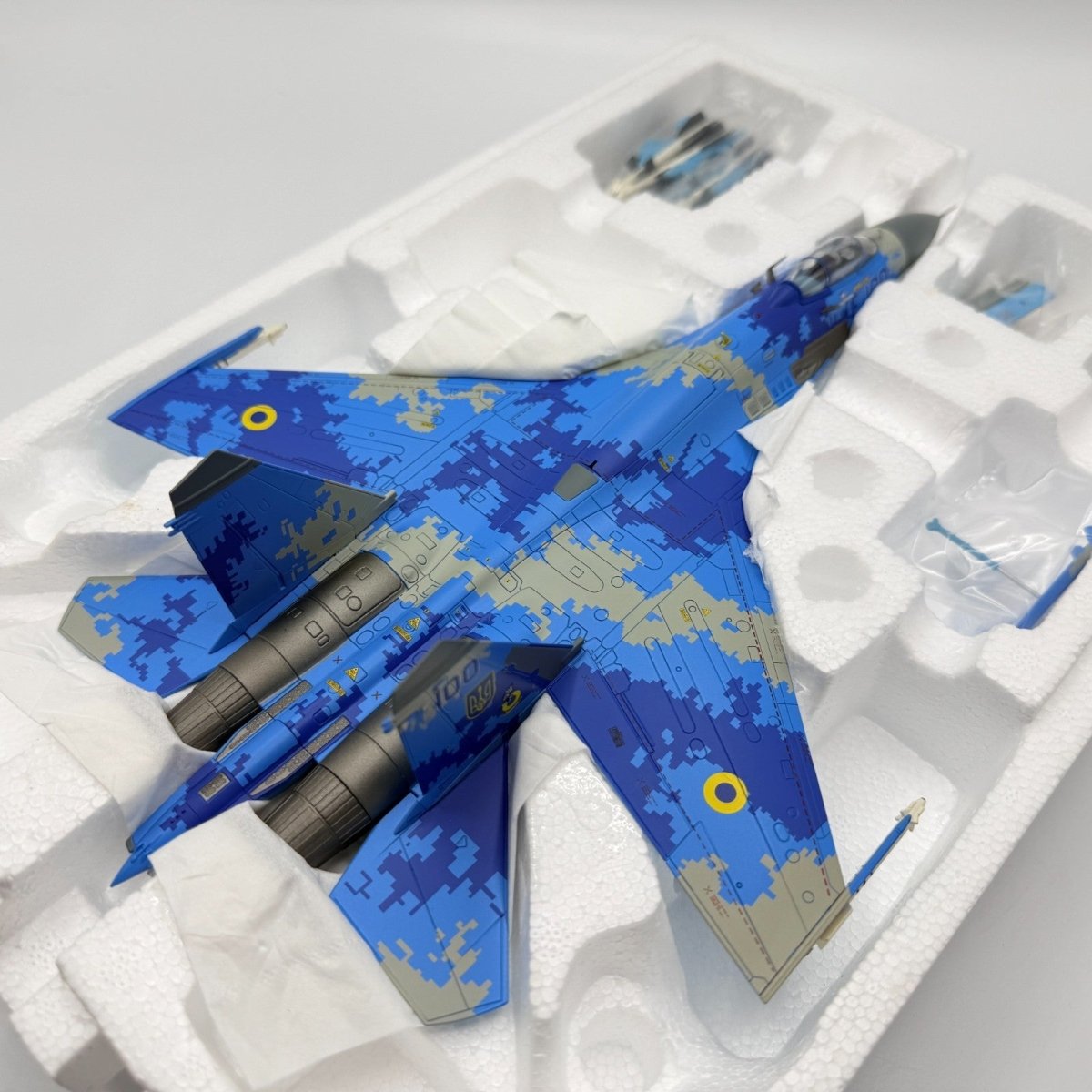 Hobby Master HA6010 1:72 Su - 27 Flanker B Serial 100, Ukrainian Air Force - Hobby Master