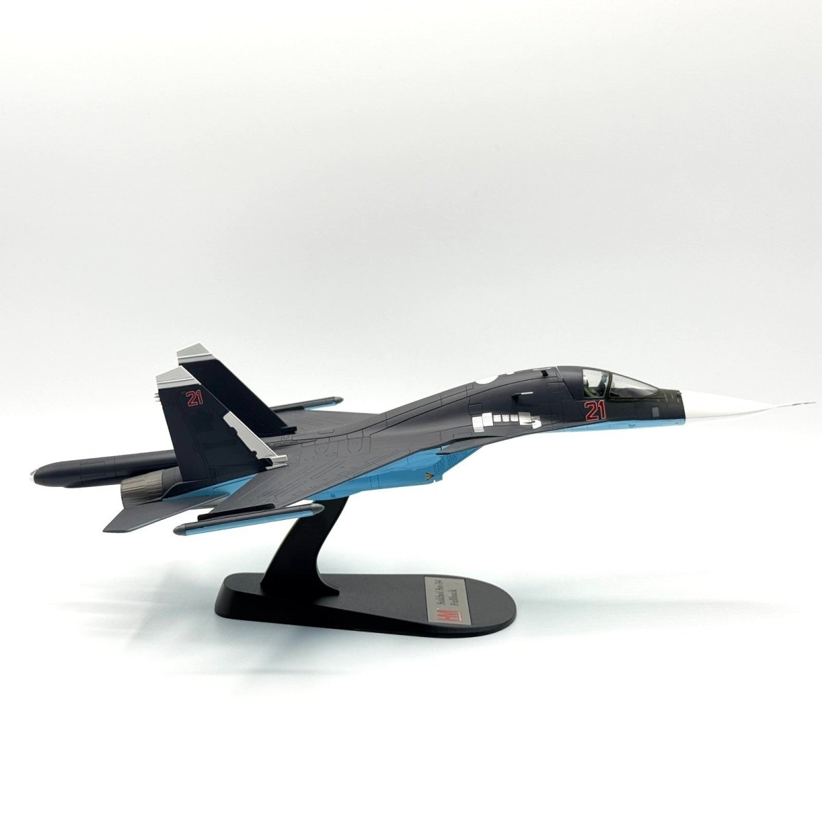 Hobby Master HA6302A 1:72 Su - 34 Fullback Fighter Bomber Red 21 Russian Air Force - Hobby Master