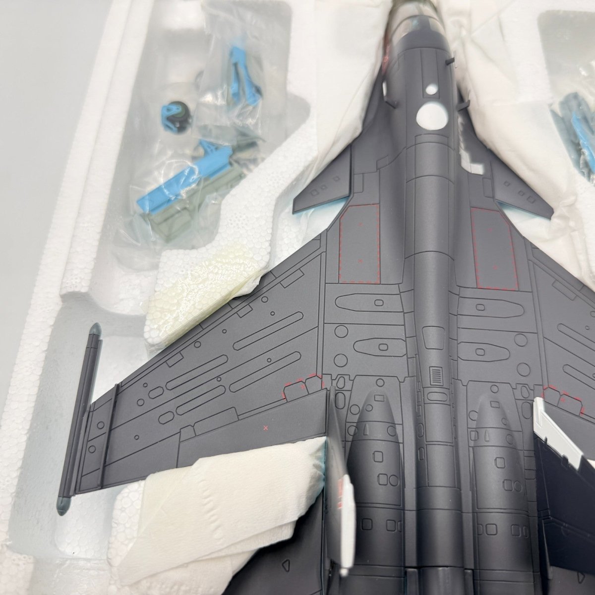 Hobby Master HA6302A 1:72 Su - 34 Fullback Fighter Bomber Red 21 Russian Air Force - Hobby Master