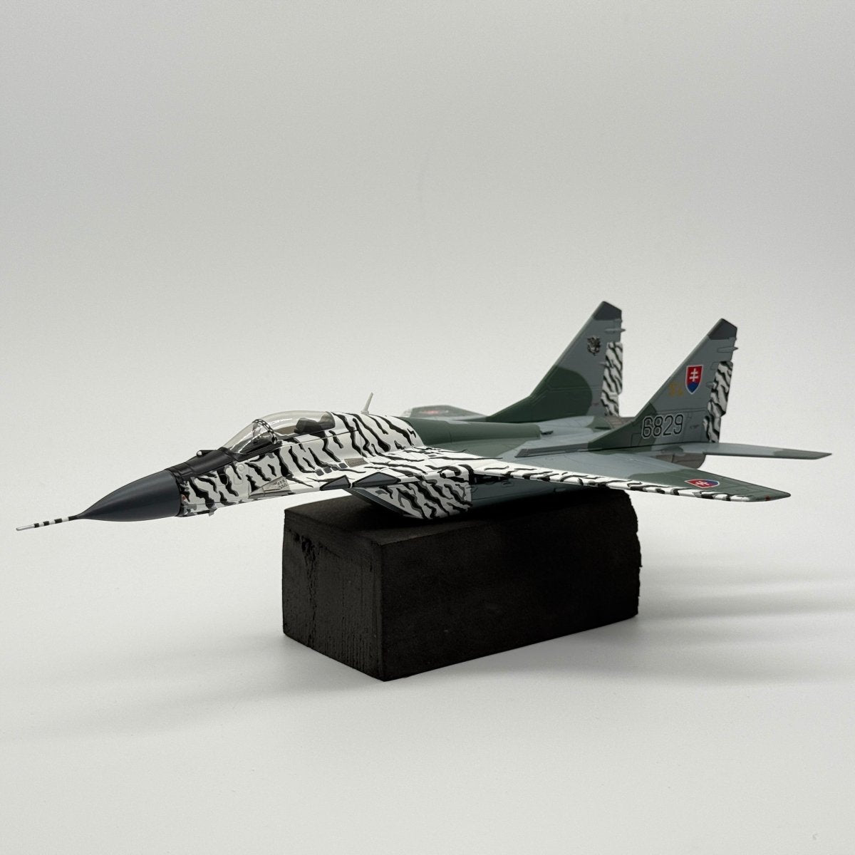 Hobby Master HA6513 1:72 MiG-29A Fulcrum Slovak Air Force Slovak Tiger 2002 - Hobby Master
