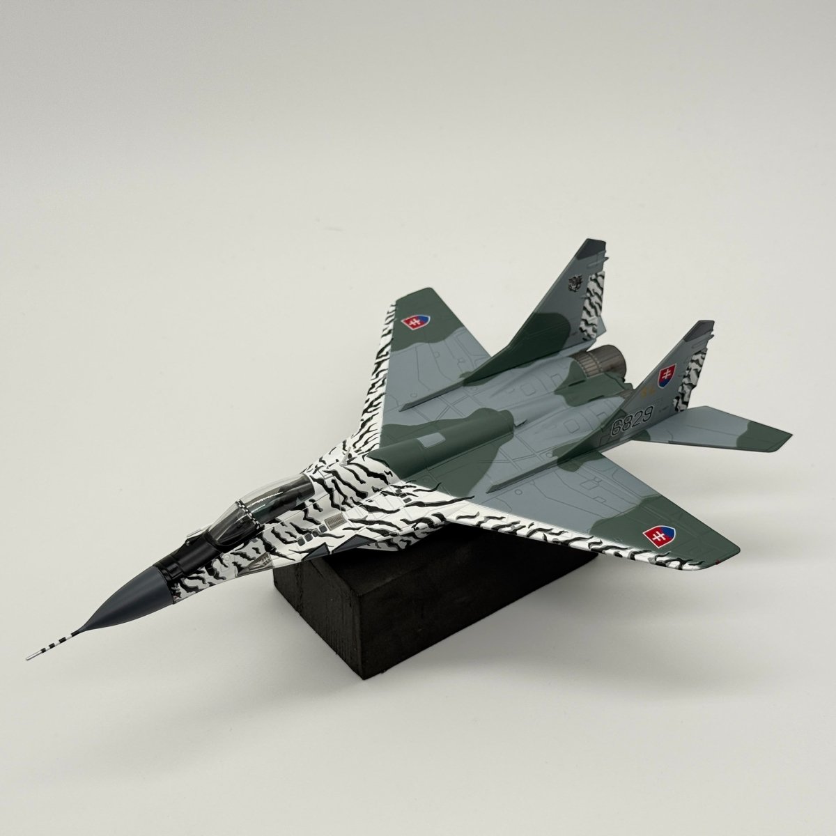 Hobby Master HA6513 1:72 MiG-29A Fulcrum Slovak Air Force Slovak Tiger 2002 - Hobby Master