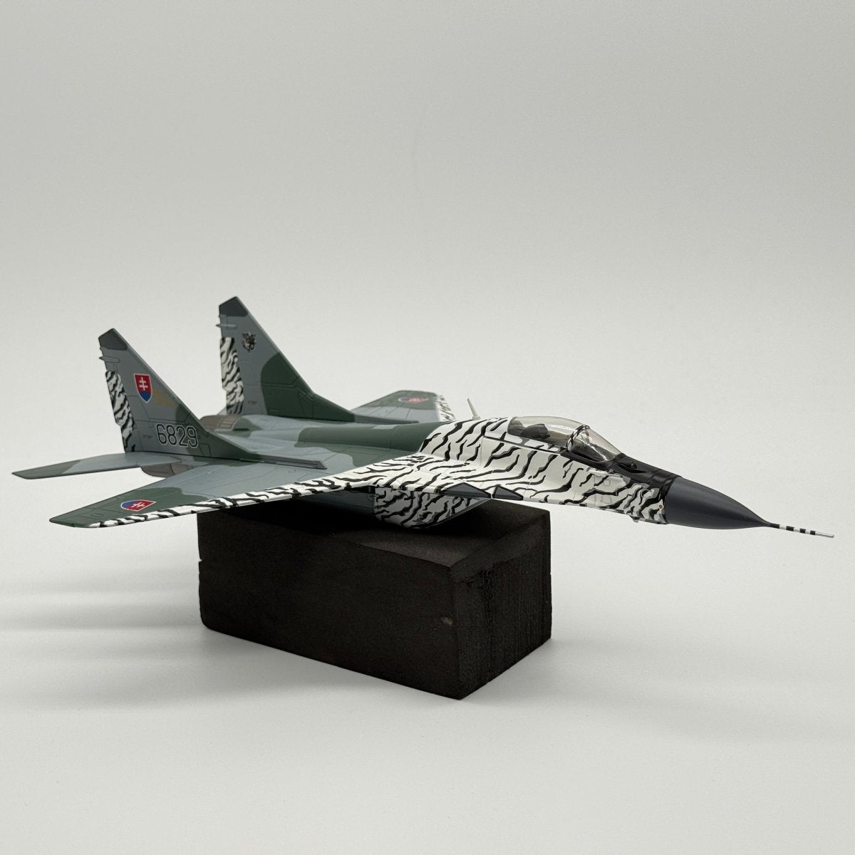 Hobby Master HA6513 1:72 MiG-29A Fulcrum Slovak Air Force Slovak Tiger 2002 - Hobby Master