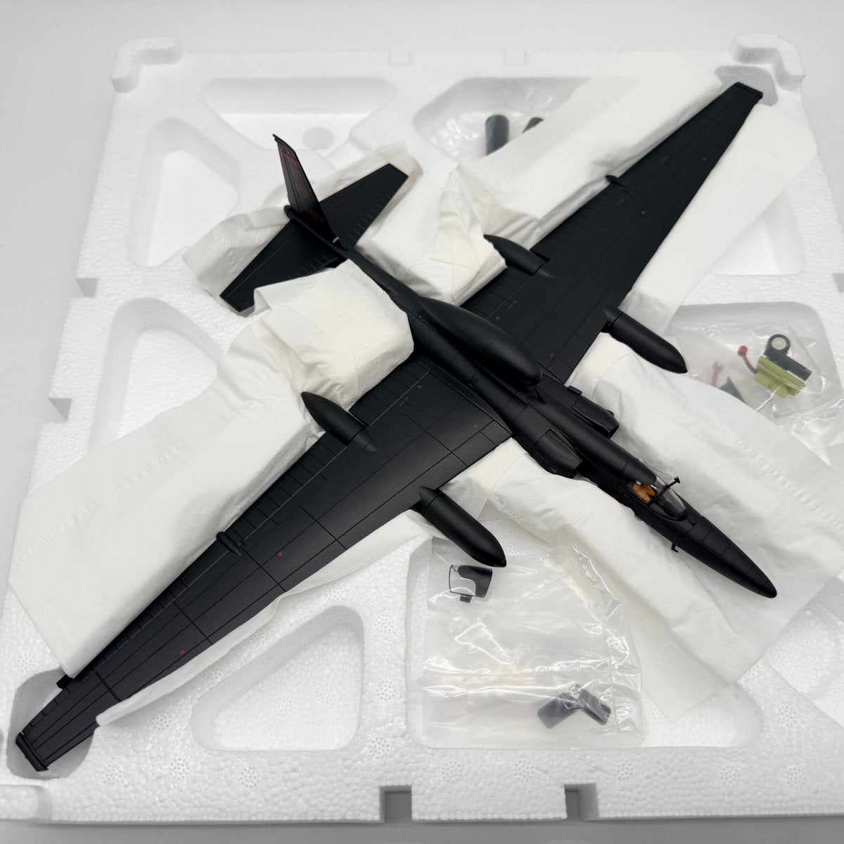 Hobby Master HA6903 1:72 Lockheed U - 2S Dragon Lady 80 - 1074 Fairford 2014 - Hobby Master