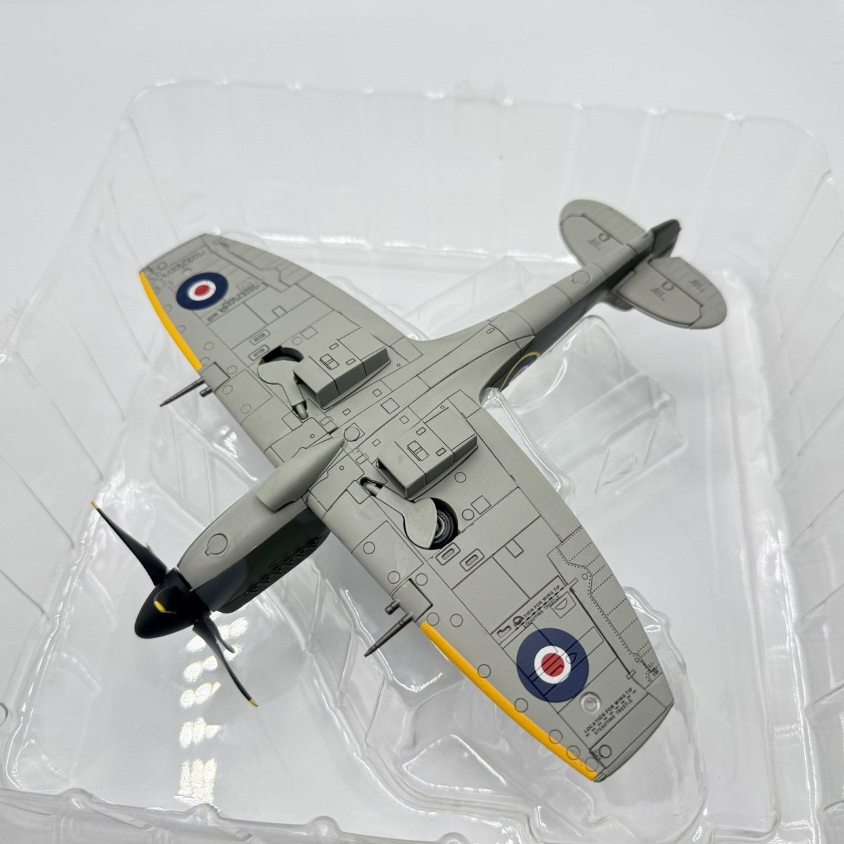 Hobby Master HA7101 1:48 Spitfire MK.XIVe MV268/JEJ "Johnnie Johnson" Germany - Hobby Master