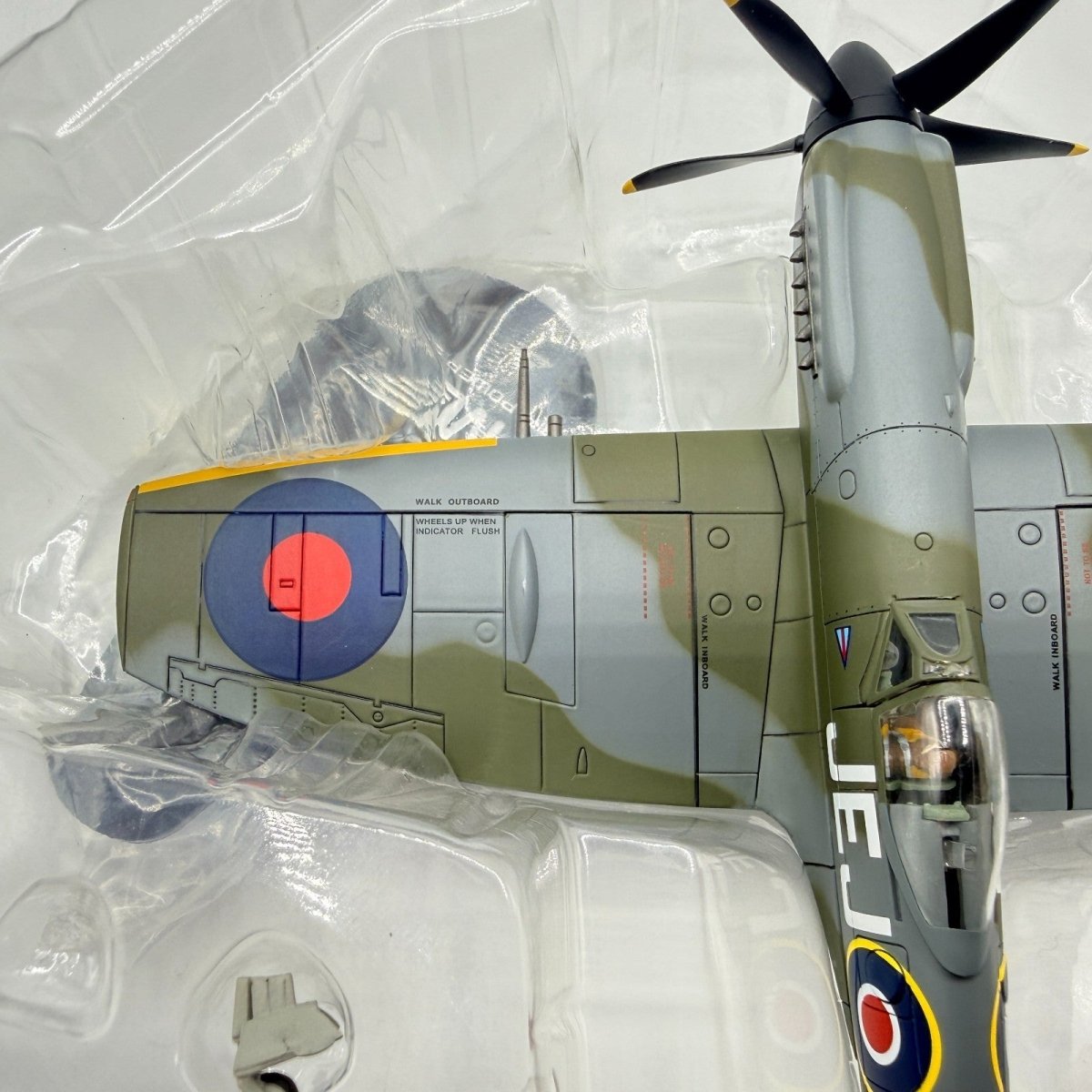 Hobby Master HA7101 1:48 Spitfire MK.XIVe MV268/JEJ "Johnnie Johnson" Germany - Hobby Master