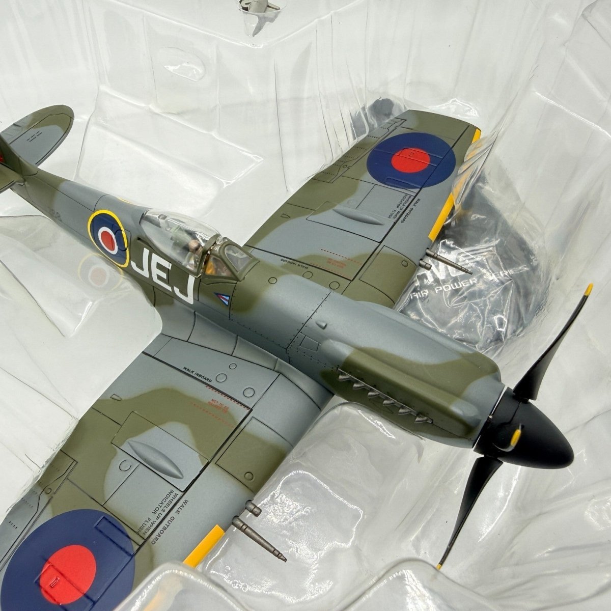 Hobby Master HA7101 1:48 Spitfire MK.XIVe MV268/JEJ "Johnnie Johnson" Germany - Hobby Master