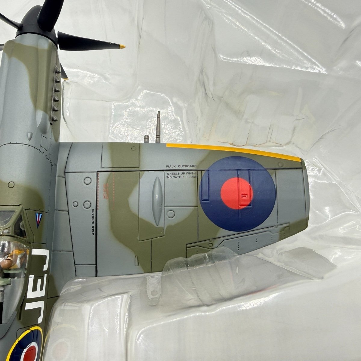 Hobby Master HA7101 1:48 Spitfire MK.XIVe MV268/JEJ "Johnnie Johnson" Germany - Hobby Master
