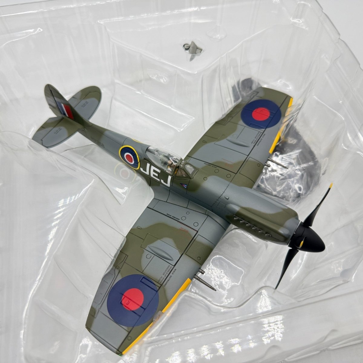 Hobby Master HA7101 1:48 Spitfire MK.XIVe MV268/JEJ "Johnnie Johnson" Germany - Hobby Master