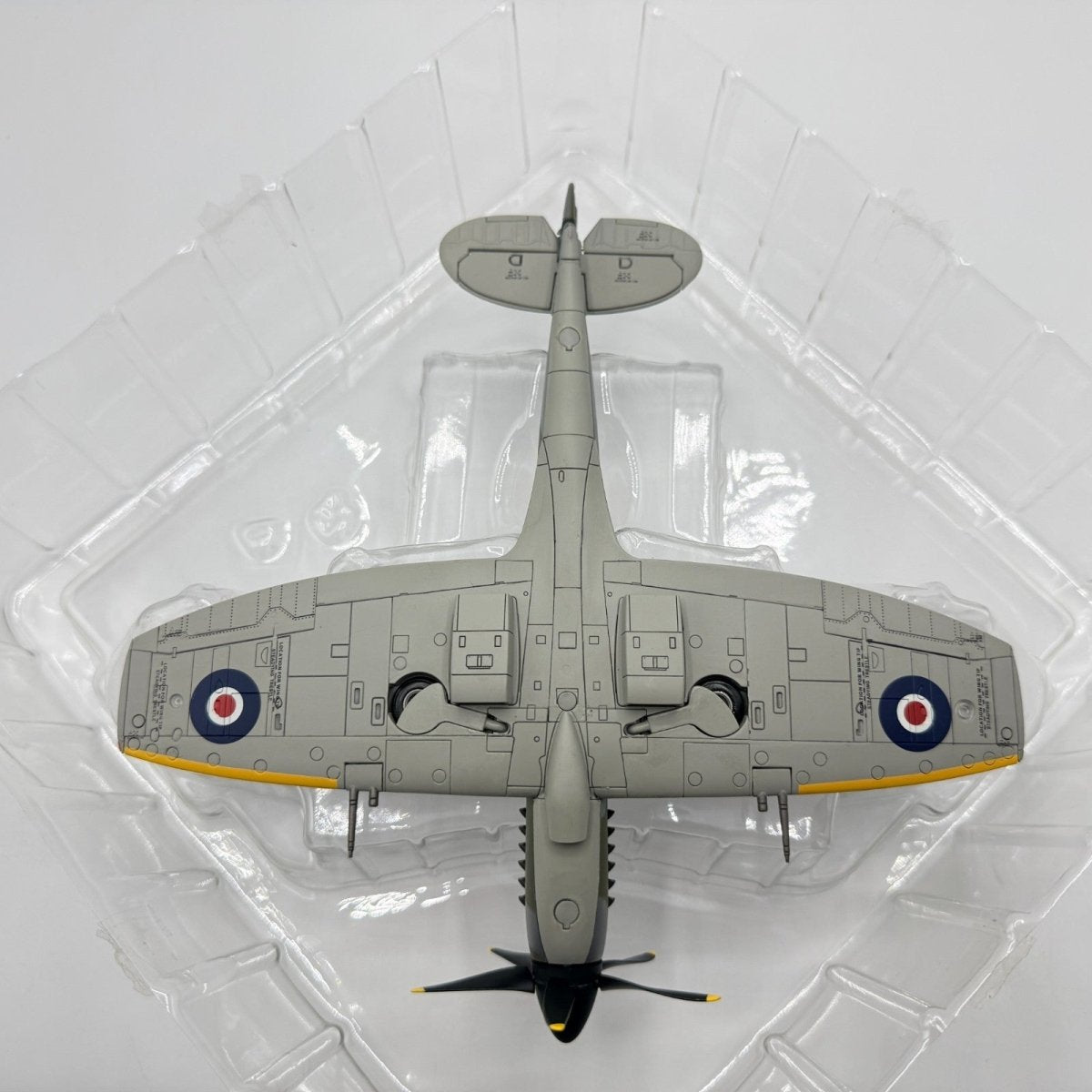 Hobby Master HA7101 1:48 Spitfire MK.XIVe MV268/JEJ "Johnnie Johnson" Germany - Hobby Master